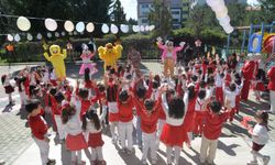 Kahramankazan Belediyesi kreşinde erken 23 Nisan kutlaması