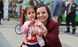 Karabağlar'da çocuklar bayramlarını doyasıya yaşadı