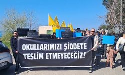 Kemalpaşa'da okullardaki silahlı saldırılar protesto edildi