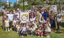 Kuşadası Belediyesi Anne-Baba-Çocuk Merkezi'nde 'Çiçek Atölyesi' etkinliği