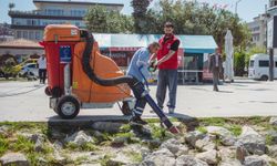Kuşadası Belediyesi'nden yaz sezonu öncesi sahil bandında yoğun mesai