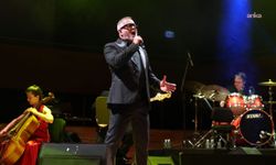 Luca Minnelli, İzmirlilere müzik dolu bir akşam yaşattı