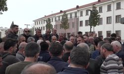 Malatya oto sanayi esnafı valilik önünde toplandı: 'Üç günde çıkın diyorlar, dükkân istiyoruz'