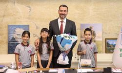 Manavgat Belediye Başkan Vekili Çiçek, koltuğunu çocuklara devretti