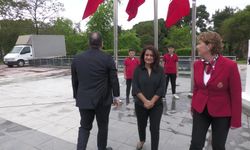 Manisa'da 23 Nisan, Cumhuriyet Meydanı'nda kutlandı