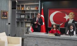 Manisa'da 23 Nisan kutlaması: Çocuklar hem yönetime katıldı hem de bayram coşkusunu yaşadı