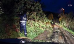 Marmaris'te fırtına ve sağanak alarmı... Belediye ekipleri, gece boyunca sahadaydı