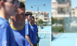 Marmaris'te otizm farkındalığı korta taşındı