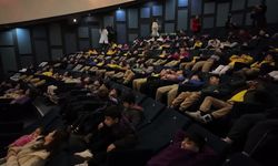 Mercan Bilim Merkezi'nde yer alan planetaryum ile Mersinli çocuklar evreni keşfediyor