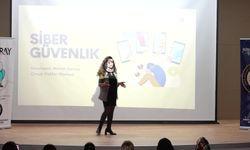 Mersin Büyükşehir Belediyesi'nden çocuklara 'Siber Güvenlik' eğitimi