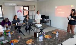 Mersin Büyükşehir'den Hamzabeyli Köyümüz Atölye'de üretici kadınlara 'Gıda Okuryazarlığı Eğitimi'