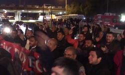 Meslek Fabrikası direnişinin ikinci gününde Romanlardan 'meşaleli' destek: 'Meslek Fabrikası'nın kapanması, umudun ve ışığın sönmesi olur'