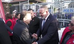 Meslek Fabrikası nöbeti 5'inci gününde... İzmir Büyükşehir Belediye Başkanı Tugay: Vakıfların 3 bin 500 tane mülkü var önce o binalarda hizmet üretsin