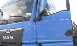 Motorine gelen dev zamma tır sürücüsünden tepki: Bu gidişle arabaları satacağız