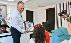 Muratpaşa Belediye Başkanı Uysal, kreş öğrencileriyle bir araya geldi