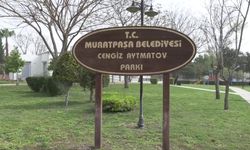 Muratpaşalı minik öğrencilerden Cengiz Aytmatov Kütüphanesi'ne ziyaret