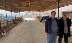 Ömer Fethi Gürer, Niğde'de süt üreticileriyle bir araya geldi... Üretici Arıgümüş: 'Bir iki yıl daha ayakta kalabileceğimiz şüpheli'