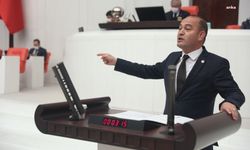 Onursal Adıgüzel'in tutuklanmasına tepki... Özgür Karabat: 'Kumpas kuranların da bu kirli tezgaha omuz verenlerin de hevesleri kursaklarında kalacak'