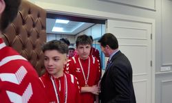 Ortahisar Belediye Başkanı Kaya, U14 Türkiye Şampiyonu takımı ağırladı