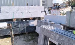 Osmaniyeli mezar yapım ustası zamlar nedeniyle henüz cenazeleri olmayanların da sipariş verdiğini bildirdi