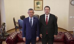 Özgür Özel, Türk Hareket Partisi Genel Başkanı Enes İbrahim ile görüştü