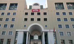 RTÜK'ten 4 kanala ve 3 dijital platforma 'eleştiri sınırı' ve 'şiddet' gerekçesiyle yaptırım