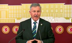 Selçuk Özdağ'dan iktidara tepki: Direksiyonda siz varsınız, ehliyetsiz araba kullanıp uçuruma yuvarlanıyorsunuz, suçu da yan koltukta oturana atıyorsunuz