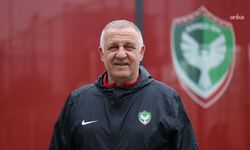 Süper Lig hedefindeki Amedspor, teknik direktör Mesut Bakkal ile yolları ayırdı