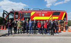 TBMM Başkanı Kurtulmuş, 23 Nisan kutlamaları kapsamında Meclis bahçesinde açılan şenlik alanında çocuklarla bir araya geldi