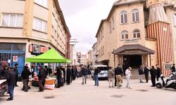 Tepebaşı Belediyesi'nden 10 Nisan Polis Haftası dolayısıyla şehit polisler için camilerde çorba ikramı