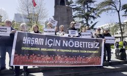 Trabzon Emek ve Demokrasi Platformu'ndan okul saldırılarına tepki: Sorumlular yargı önünde hesap verene kadar alanları terk etmeyeceğiz