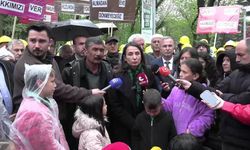 Tülay Hatimoğulları'ndan Kurtuluş Parkı'nda açlık grevindeki madencilere ziyaret: 'Doruk Maden işçilerinin yanındayız'