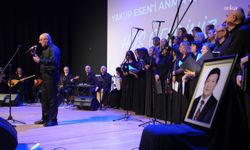 Türk halk müziğinin usta ismi Yakup Esen, Kartal'da türkülerle anıldı