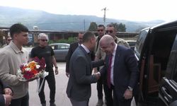 Ümit Özdağ: 'Amerikan Büyükelçisinin Türkiye'de bize üstten bakarak Orta Doğu'yu şöyle yönetin demeye hakkı yok'