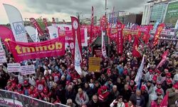 1 Mayıs Emek ve Dayanışma Günü... DİSK, TMMOB, KESK ve TTB'nin Kadıköy mitingi: 'Baskıların değil, gerçek bir demokrasinin olduğu bir ülke istiyoruz'