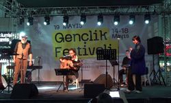 Bornova'da festival coşkusu, Grup İlyada konseri ile başladı