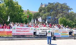 Burhaniye'de emekli eylemi: Bayram ikramiyesi bir haftalık pazar parası bile değildir