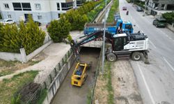 Bursa Büyükşehir Belediyesi'nden yaz mevsimi öncesinde derelerde temizlik çalışması