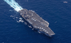 CENTCOM: 'USS George H.W. Bush uçak gemisi, Özgürlük Projesi kapsamında Arap Denizi'nden geçiyor. Gemide 60'tan fazla uçak bulunuyor'