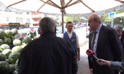 CHP 81 ilde sahada... Emekli maaşlarına tepki gösteren vatandaş: '20 bin lirayla nasıl iyi olacaksın? Bakıyorum, baktığımla kalıyorum'