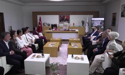 CHP'li Güç ve Erol, Karabağlar'da esnaf ve vatandaşlarla buluştu