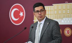 CHP'li Halıcı'dan grevdeki Özel İtalyan Lisesi öğretmenlerine destek: 'Bu, Türkiye'de emeğin, liyakatin ve eşitliğin nasıl ayaklar altına alındığının somut bir göstergesidir'