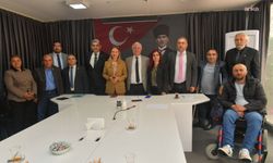 CHP'li Nazlıaka, Ankara Kent Konseyi Engelli Meclisi'ni ziyaret etti