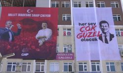 CHP'nin 'Millet İradesine Sahip Çıkıyor' mitingi Rize'de... Rizeli yurttaş: 'Ben saf değilim, 50 sene öncemi arıyorum, vallahi arıyorum, billahi arıyorum'