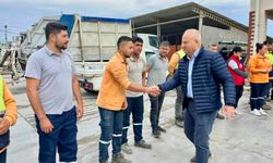 Çine Belediye Başkanı Kıvrak, 1 Mayıs'ta görevi başındakı personeli yalnız bırakmadı
