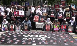 Diyarbakır'da kayıp yakınlarının eylemi 900'üncü haftada... CHP'li Tanrıkulu: 'Dua edeceğiniz, bir mezar taşına mutlaka sizi kavuşturacağız'