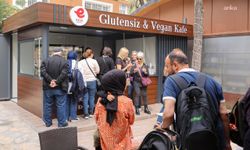 Efeler'de Glutensiz ve Vegan Kafe, çölyak hastalarına hizmetlerini sürdürüyor
