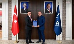 Ekonomi Yazarı Özcan Kadıoğlu Anahtar Parti'ye katıldı