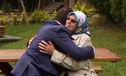 Ekrem İmamoğlu'ndan Anneler Günü mesajı: 'Hak yememeyi, adaletli olmayı bana annem öğretti'