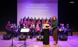 Kartal'da sevilen eserler anneler için seslendirildi